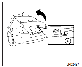 Opening the trunk lid