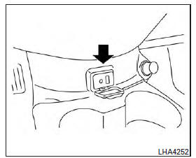 USB (Universal Serial Bus) connection port (models without Navigation System) (if so equipped)
